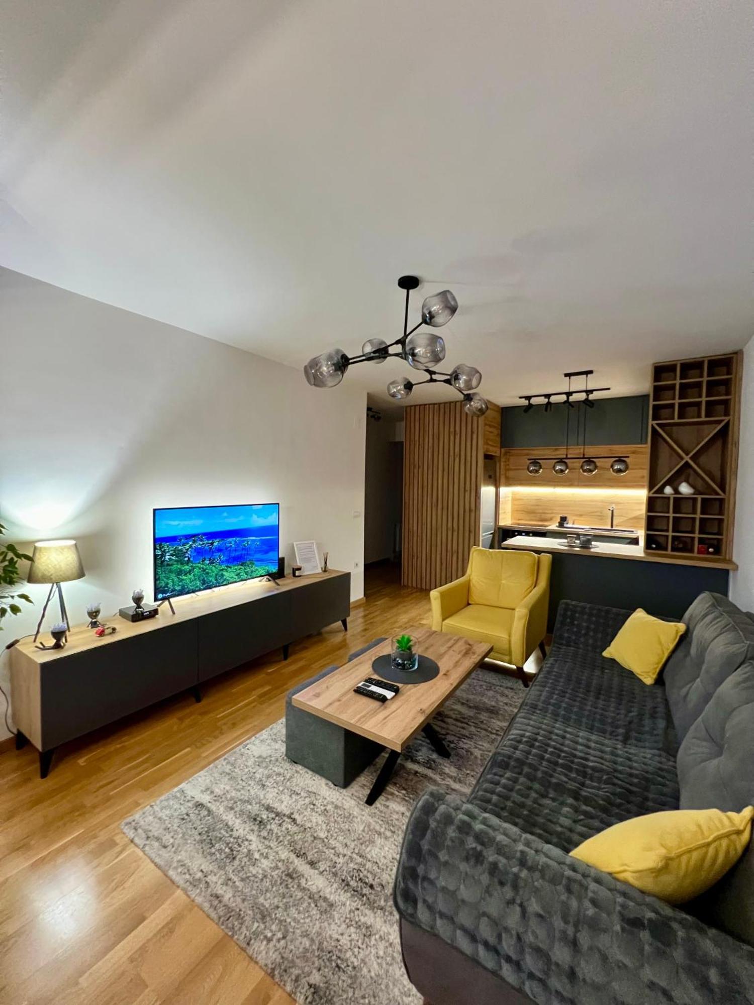 Aj Luxe Residence Skopje Bagian luar foto