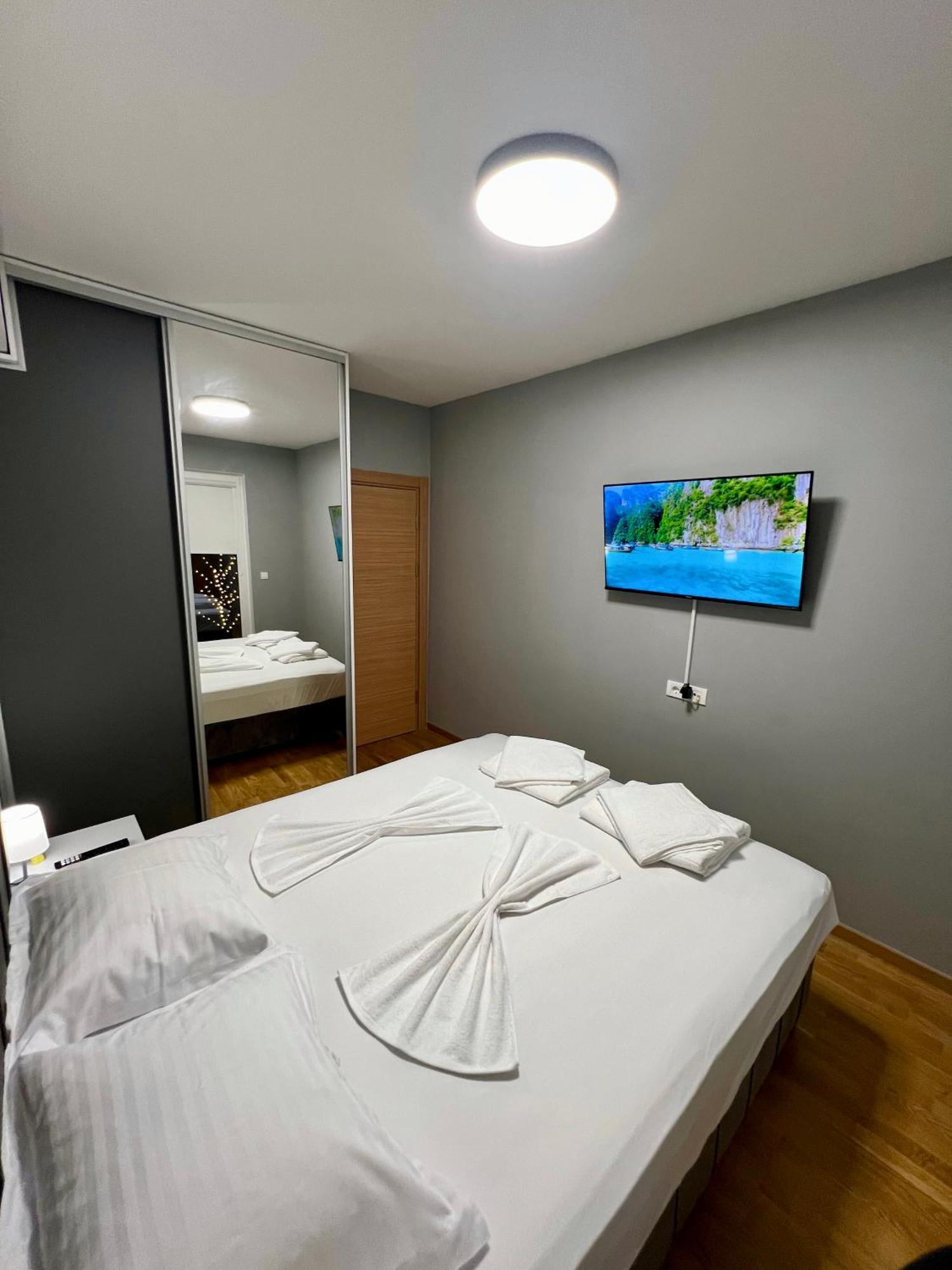 Aj Luxe Residence Skopje Bagian luar foto