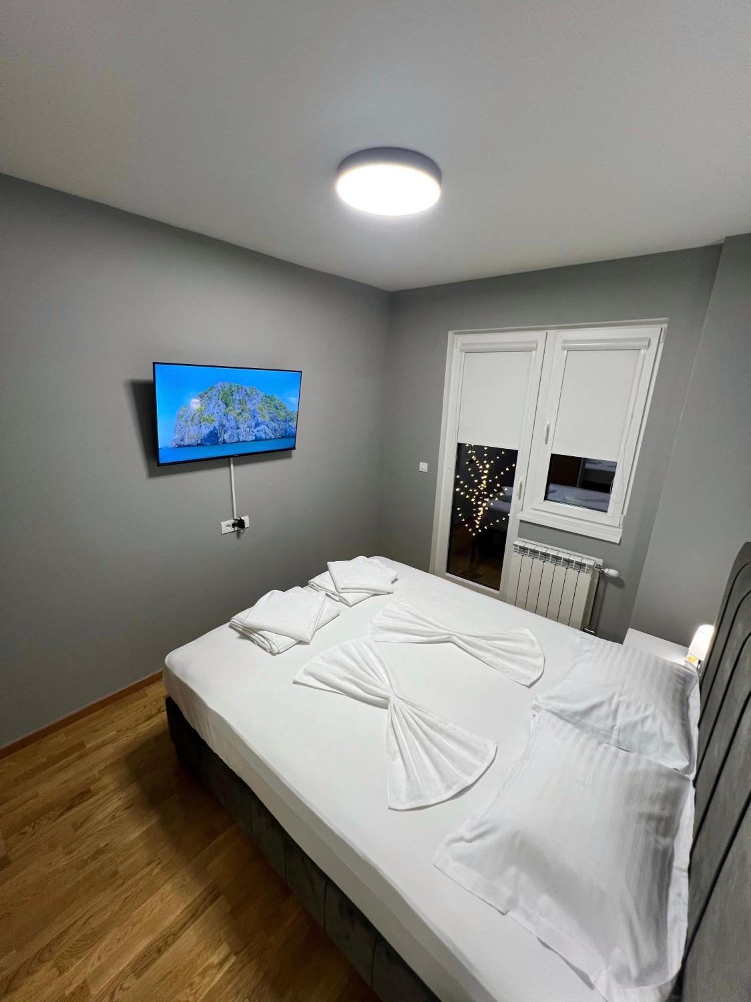 Aj Luxe Residence Skopje Bagian luar foto